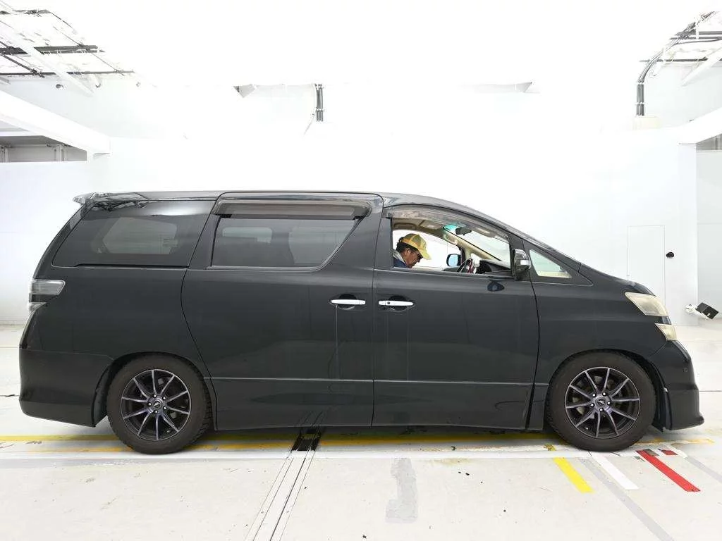 Toyota Vellfire  с аукциона в Японии