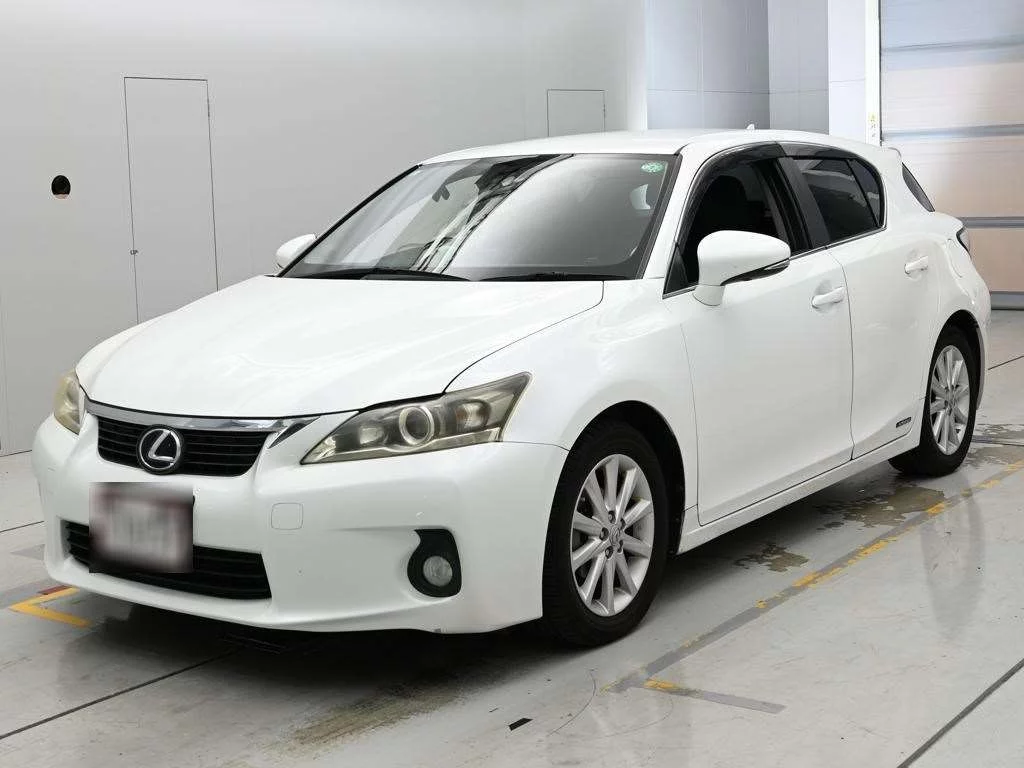 Lexus CT200h  с аукциона в Японии
