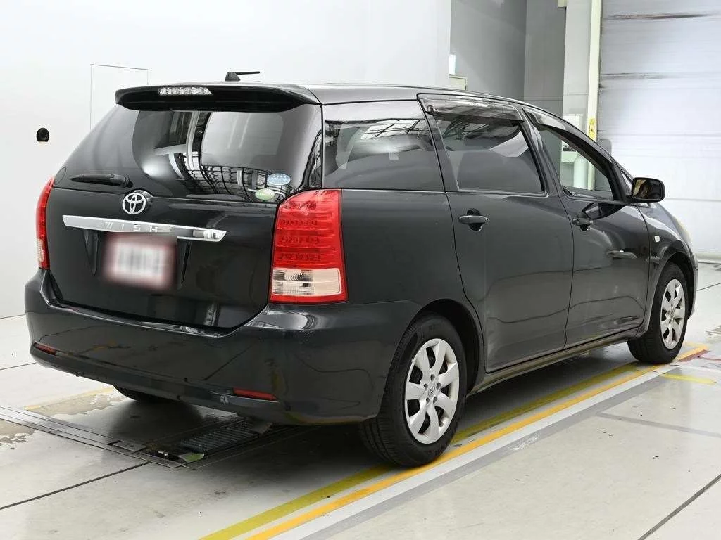 Toyota Wish  с аукциона в Японии