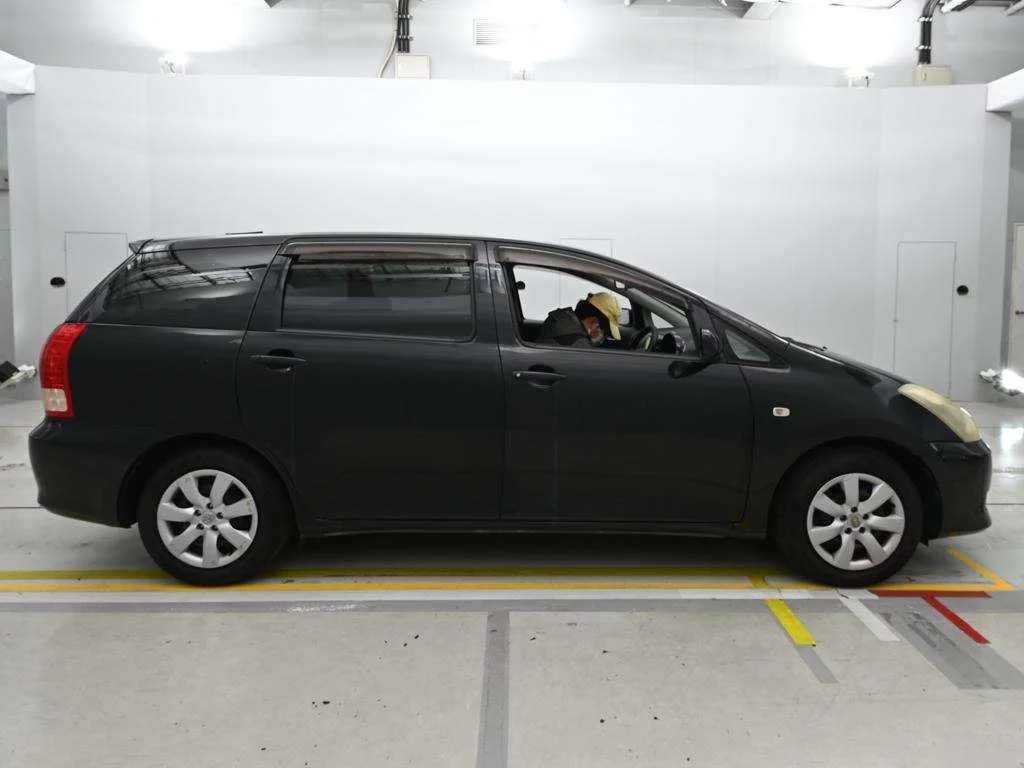 Toyota Wish  с аукциона в Японии