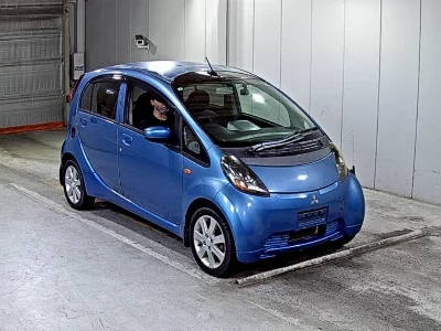 Mitsubishi i