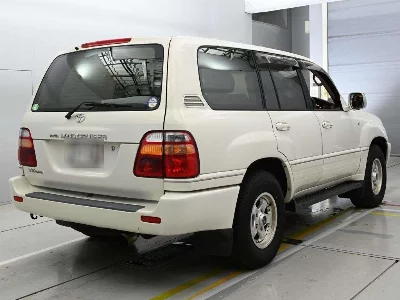 Toyota LAND CRUISER 100