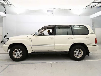 Toyota LAND CRUISER 100