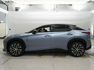 Lexus RZ450e