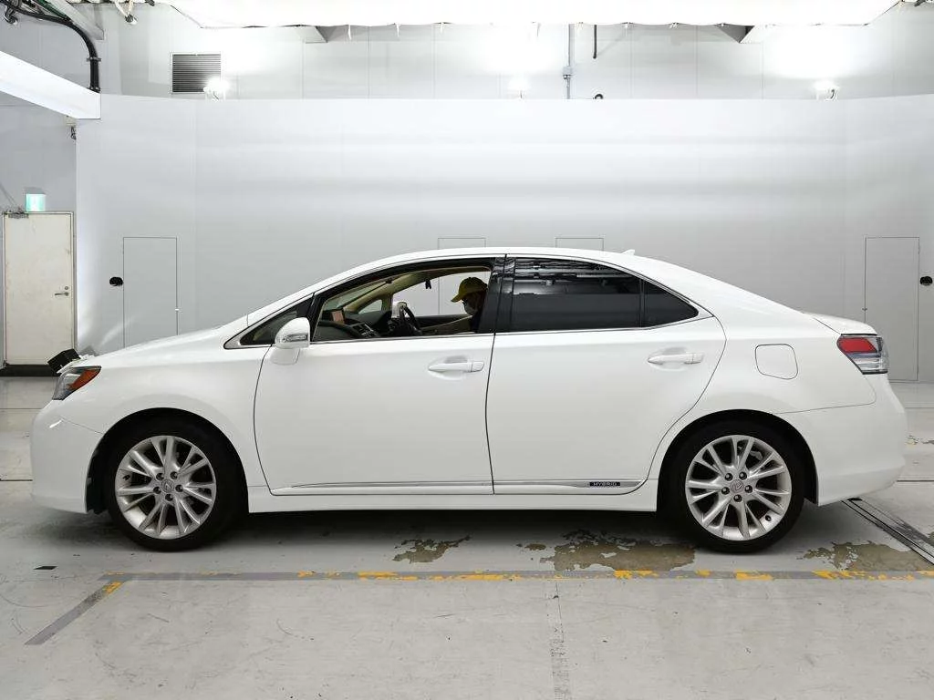 Lexus HS250h  с аукциона в Японии