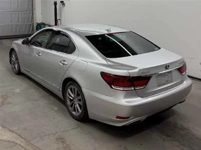 Lexus LS600h