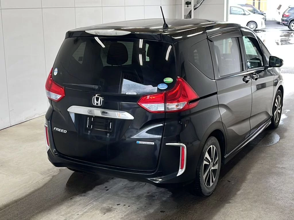 Honda Freed  с аукциона в Японии