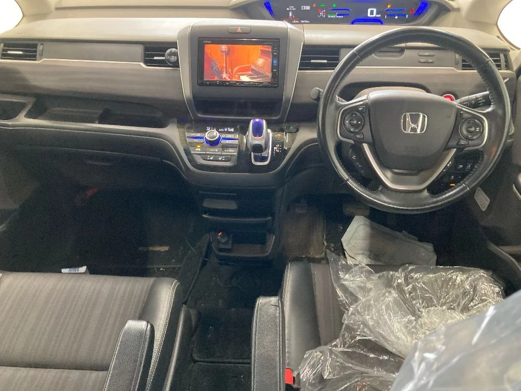 Honda Freed  с аукциона в Японии