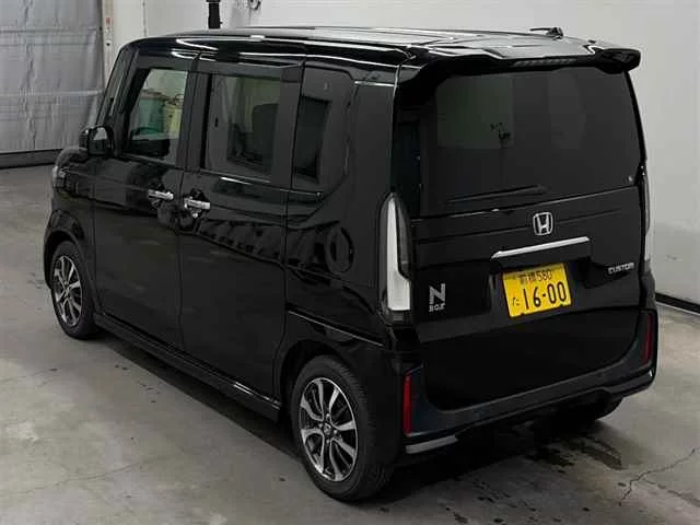 Honda N BOX CUSTOM  с аукциона в Японии