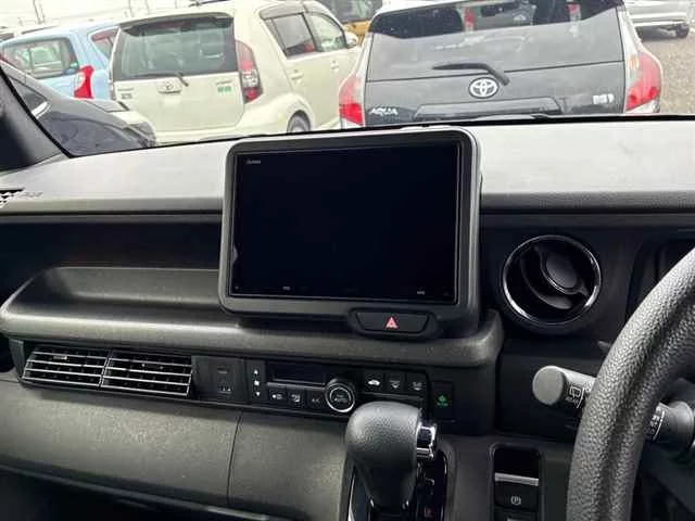 Honda N BOX CUSTOM  с аукциона в Японии