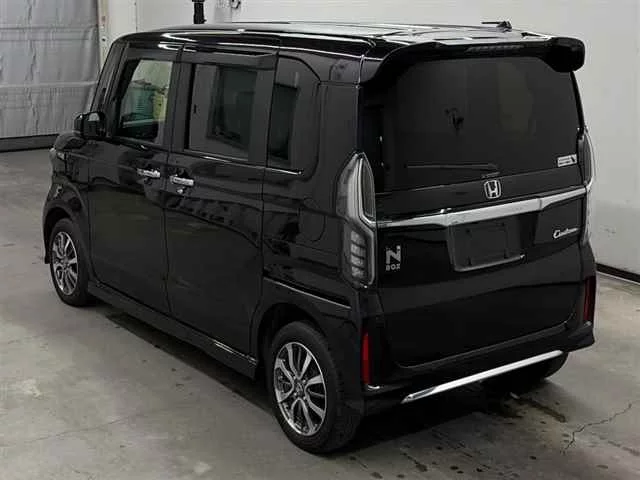 Honda N BOX CUSTOM  с аукциона в Японии