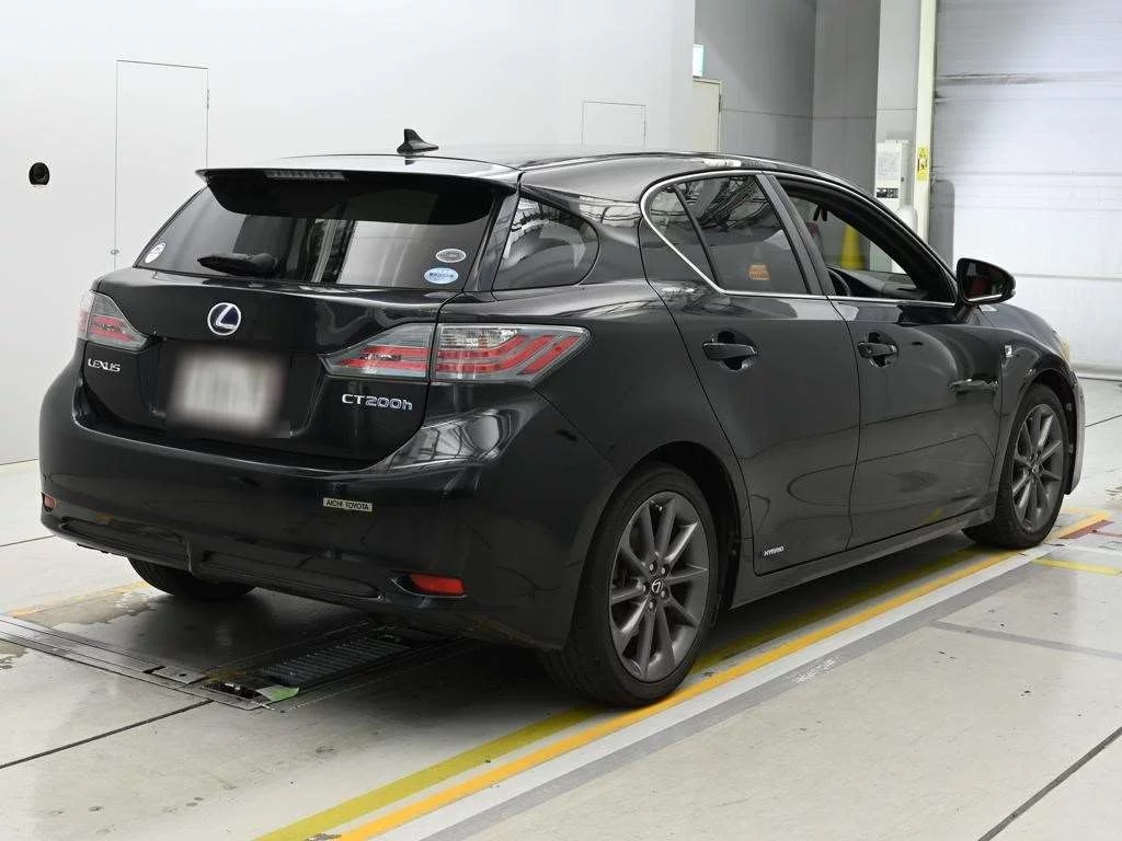 Lexus CT200h  с аукциона в Японии
