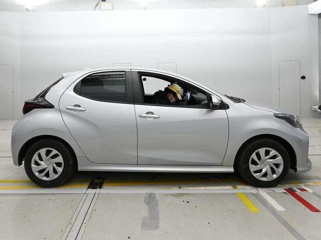 Toyota Yaris  с аукциона в Японии