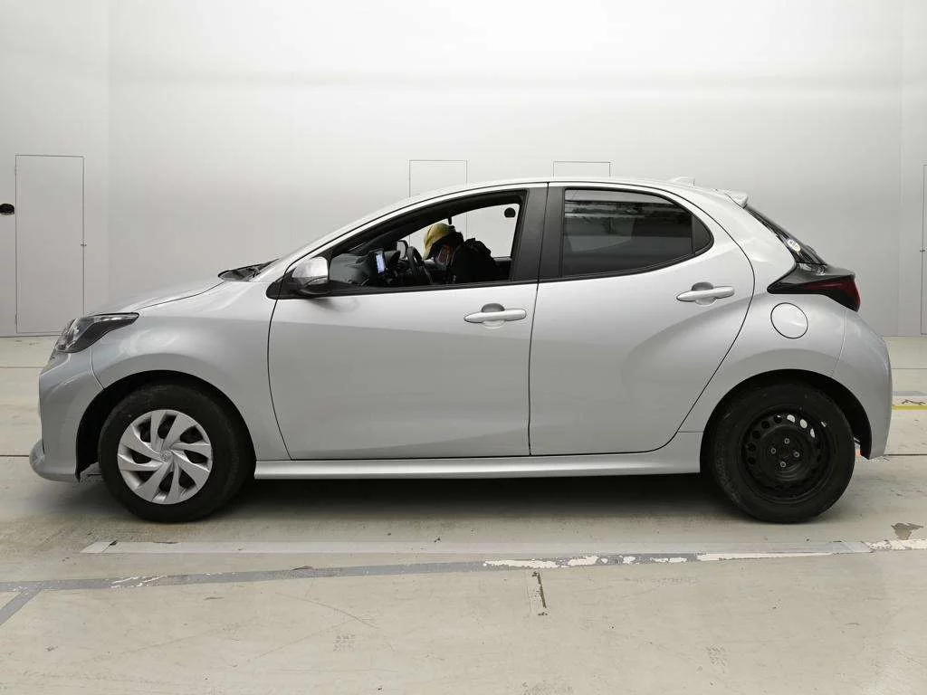 Toyota Yaris  с аукциона в Японии