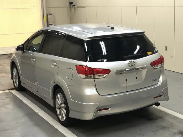 Toyota Wish  с аукциона в Японии