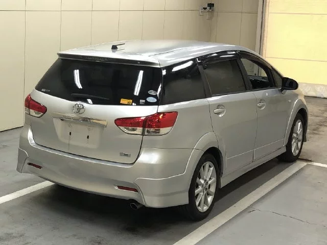 Toyota Wish  с аукциона в Японии