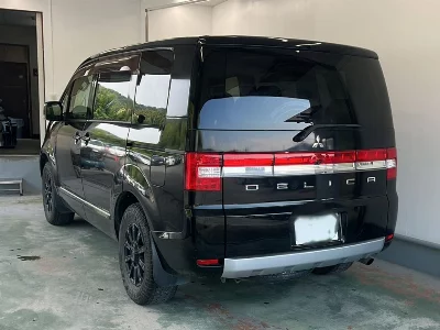 Mitsubishi Delica D:5