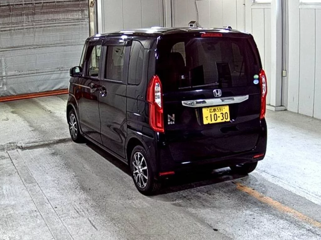 Honda N-Box  с аукциона в Японии