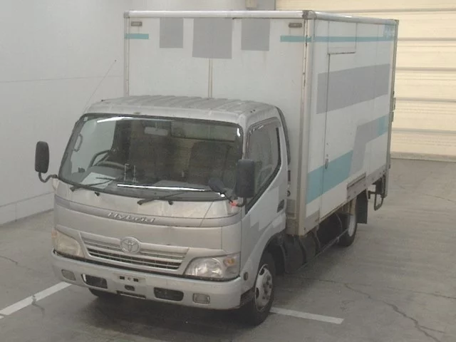 Toyota ToyoAce  с аукциона в Японии