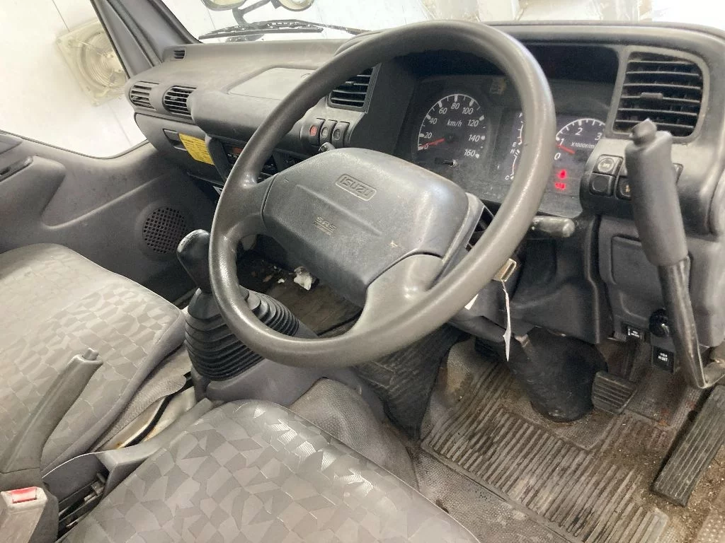 Isuzu Elf  с аукциона в Японии