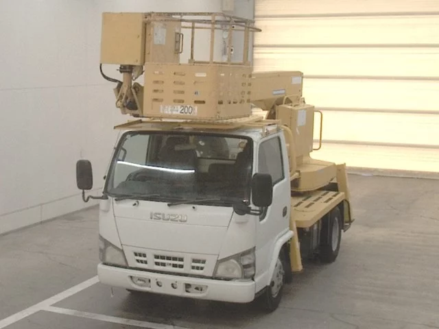 Isuzu Elf  с аукциона в Японии