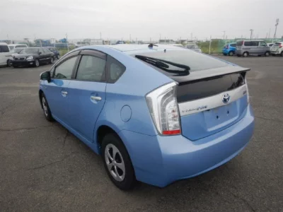 Toyota Prius PHV