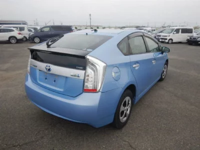 Toyota Prius PHV