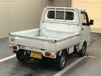 Nissan NT100 Clipper