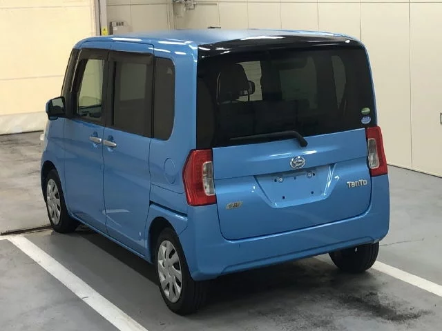 Daihatsu Tanto  с аукциона в Японии