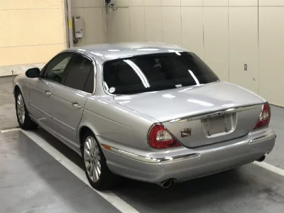 Jaguar XJ6