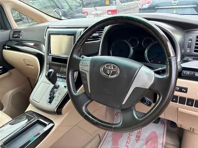 Toyota Vellfire  с аукциона в Японии