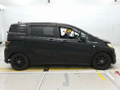Honda Freed Spike