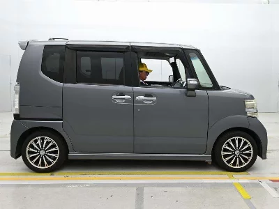 Honda N BOX CUSTOM