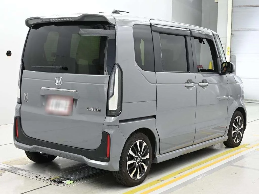 Honda N BOX CUSTOM  с аукциона в Японии
