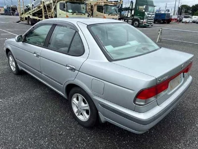 Nissan Sunny