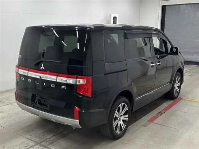 MITSUBISHI DELICA D:5
