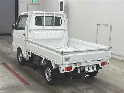 Nissan NT100 Clipper