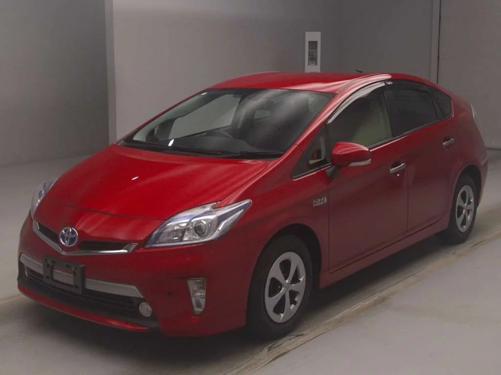 Toyota Prius PHV  с аукциона в Японии