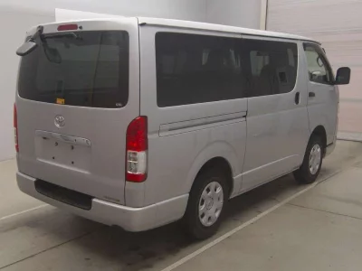 TOYOTA HIACE VAN