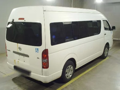 Toyota HiAce Commuter