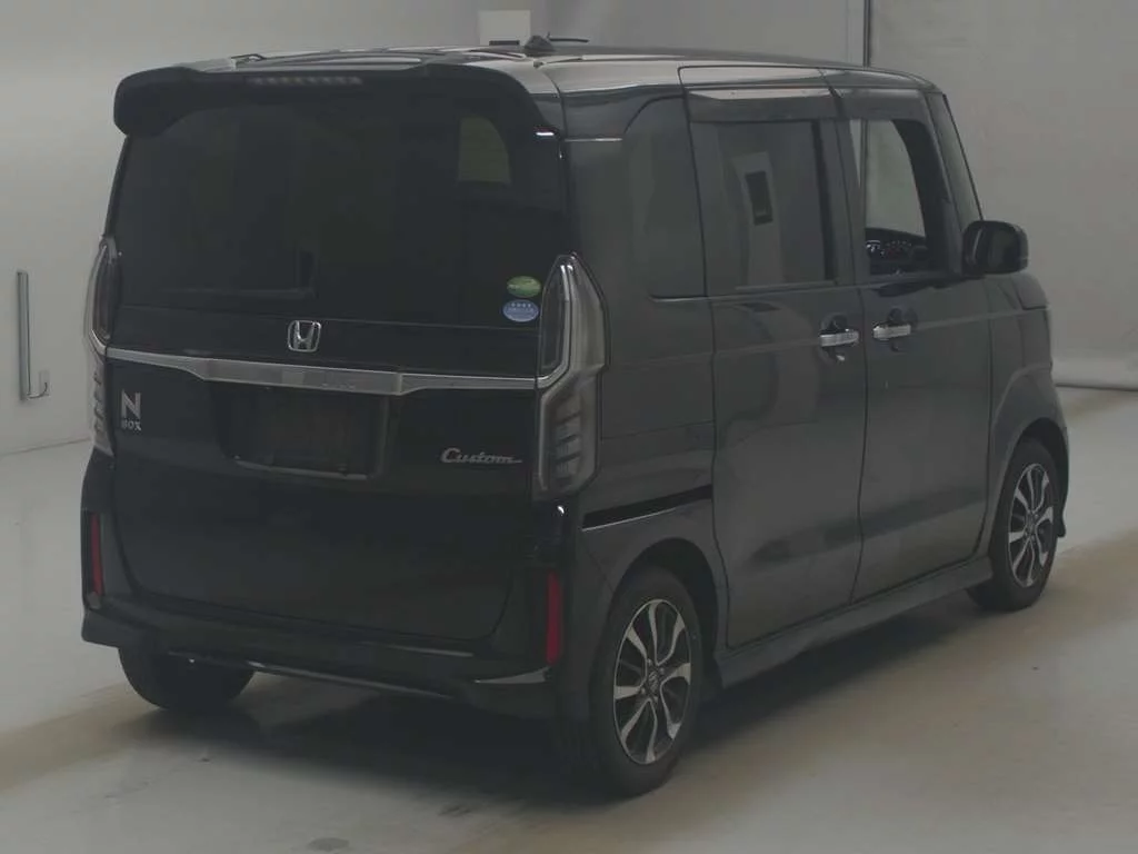 Honda N BOX CUSTOM  с аукциона в Японии