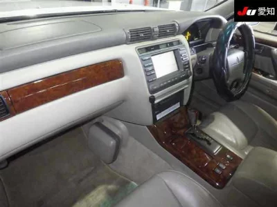 Toyota CROWN MAJESTA