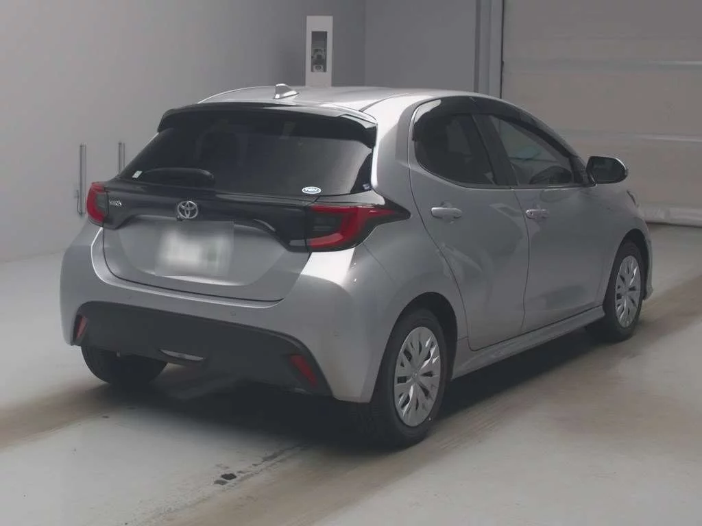 Toyota Yaris  с аукциона в Японии