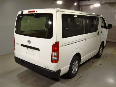 TOYOTA HIACE VAN
