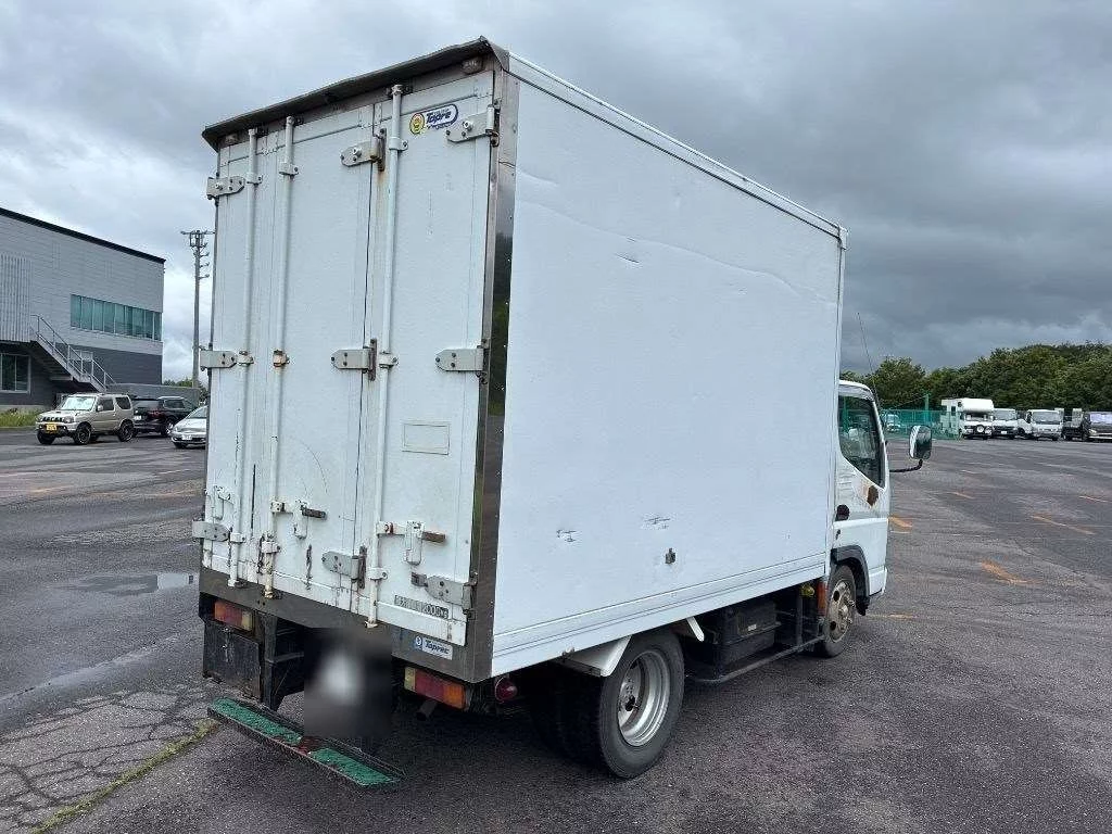 Mitsubishi Fuso Canter  с аукциона в Японии