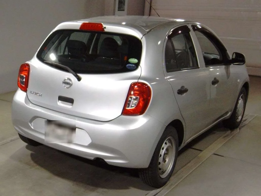 Nissan March  с аукциона в Японии