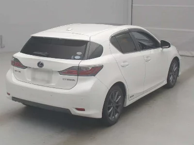 Lexus CT200h