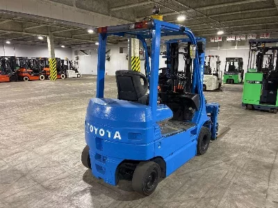 Toyota  FORKLIFT