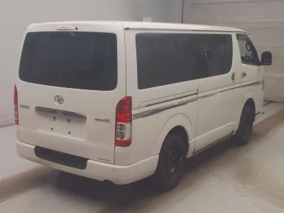 TOYOTA HIACE VAN