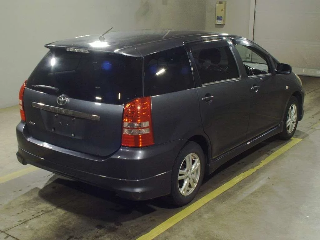 Toyota Wish  с аукциона в Японии